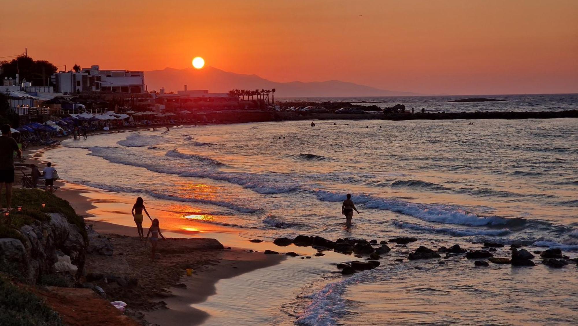 Sunset Beach Hotel Kokkini Hani Dış mekan fotoğraf